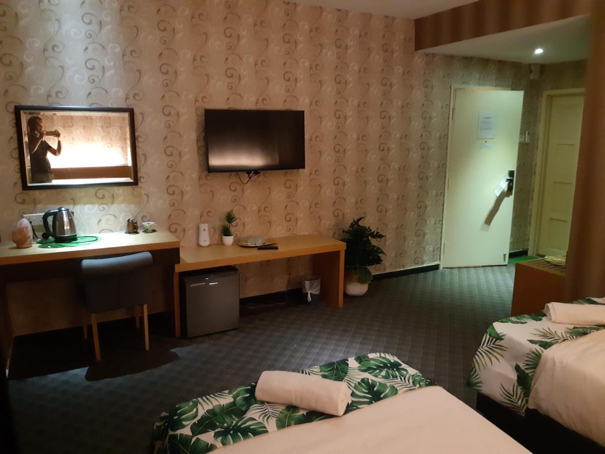 Malacca Grandeur Hotel And Spa מראה חיצוני תמונה